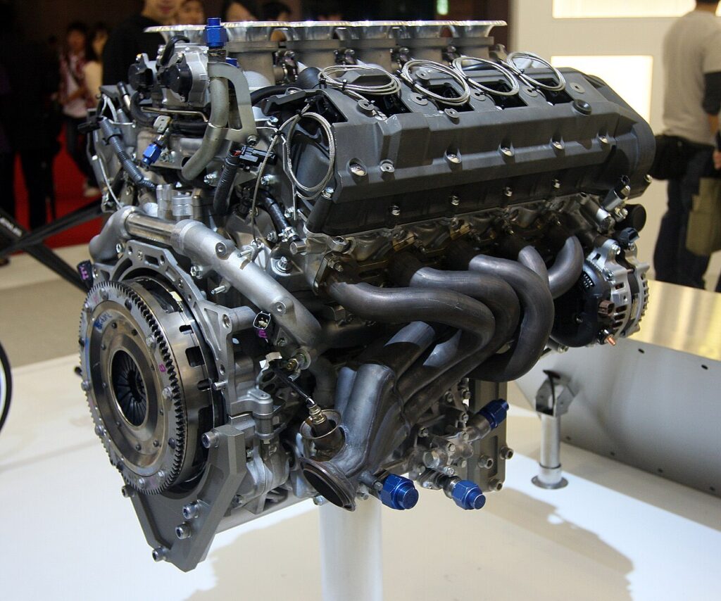Lexus LFA V10 variklis ir inžineriniai sprendimai