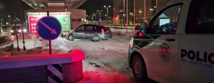 Toyota Prius avarija Laisvės prospekte Vilniuje