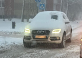 Važiuoji-nenusivalęs-sniego-Policija-tai-vertina-kaip-pavojų-ir-pažeidimą