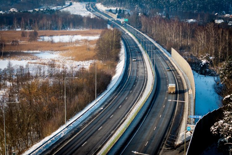 a1 greitkelis vilnius - kaunas ziema sniegas