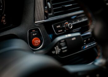 automobilio vairas bmw start stop mygtukas centrine konsole