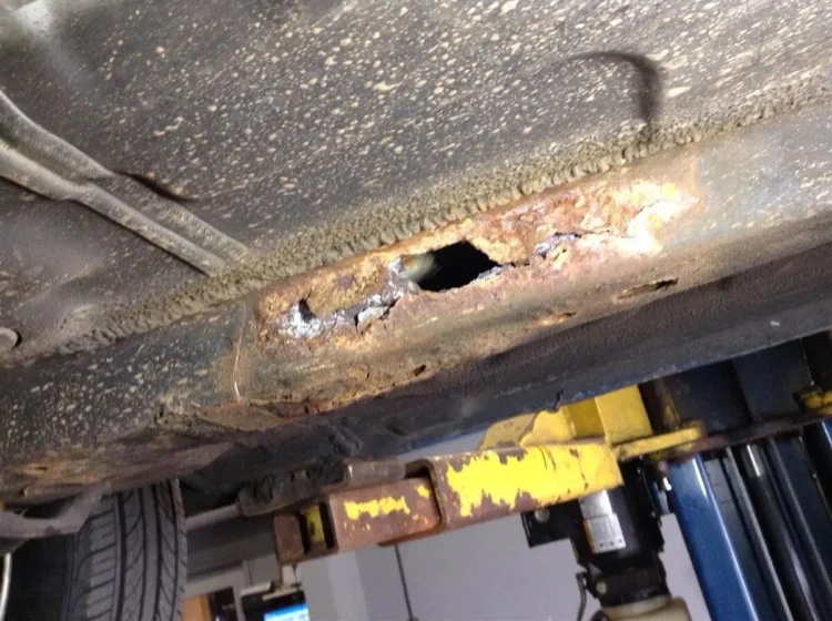 is apacios surudijes automobilio kebulas korozija