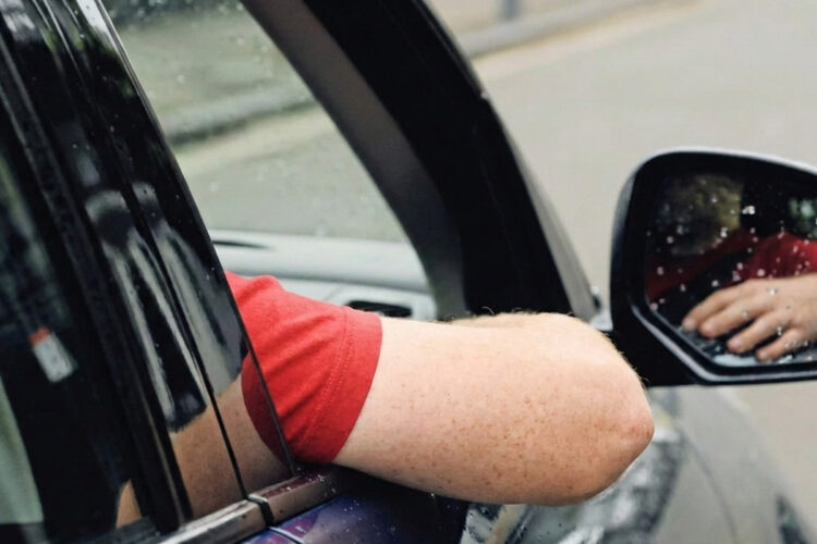 iskista alkune pro automobilio langa