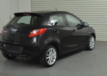 mazda 2 2010