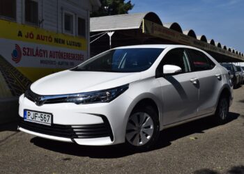 1.33 l darbinio tūrio Toyota Corolla