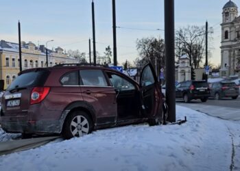 Chevrolet automobilis po avarijos Olandų žiede
