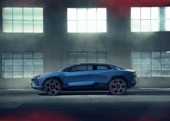 Lamborghini Lanzador iš šono