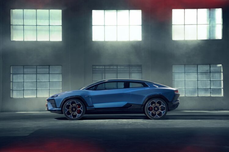 Lamborghini Lanzador iš šono