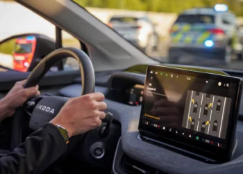 Nauja Škoda funkcija automobilis praneš apie greitąją ar policiją anksčiau nei ausys 2