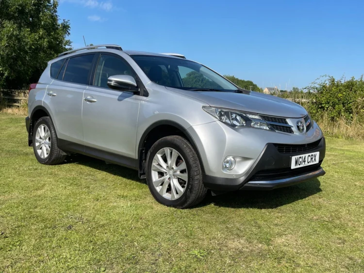 Šios „Toyota“ versijos nuvylė savininkus: reputacija ne visada reiškia patikimumą 1 Toyota RAV4 2.2 D-CAT