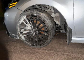 automobilis po eismo ivykio apgadinta transporto priemone toyota