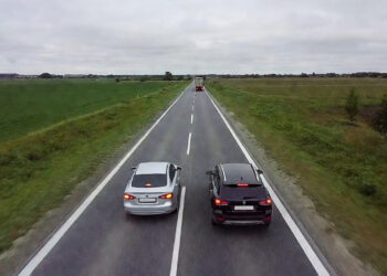 Lenkiamas vairuotojas didina greitį bauda siekia iki 550 eurų ir teisių atėmimą