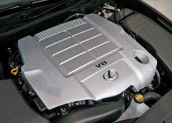 Lexus V8 Toyota 3UR-FE variklis