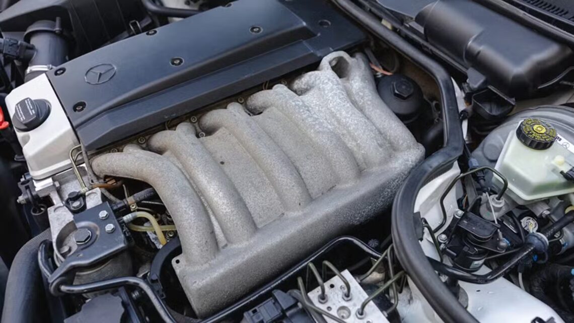 Vienas „Mercedes“ variklis išgyvena 3-4 automobilių kėbulus – štai kodėl jis vertas tūkstančių eurų 1 Mercedes OM606 dyzelinis variklis