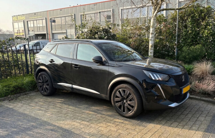 Peugeot e-2008 2021