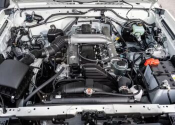 Nuvažiavo milijoną kilometrų be kapitalinio remonto — štai kuris dyzelinis variklis tai padarė ir kodėl šiuolaikiniai negali 4 Toyota 1HZ dyzelinis variklis