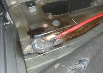 bmw e60 pliusinis laidas defektas gaisras