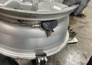 tpms sensorius padangų slėgio stebėjimo sistemos