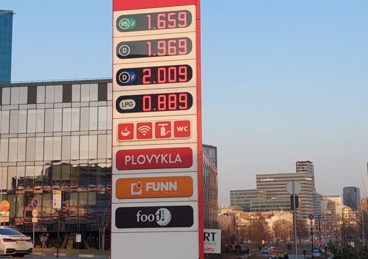 viada kuro kainos benzinas dyzelinas dujos