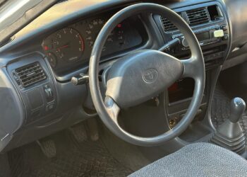 1993 Toyota Corolla interjeras salonas