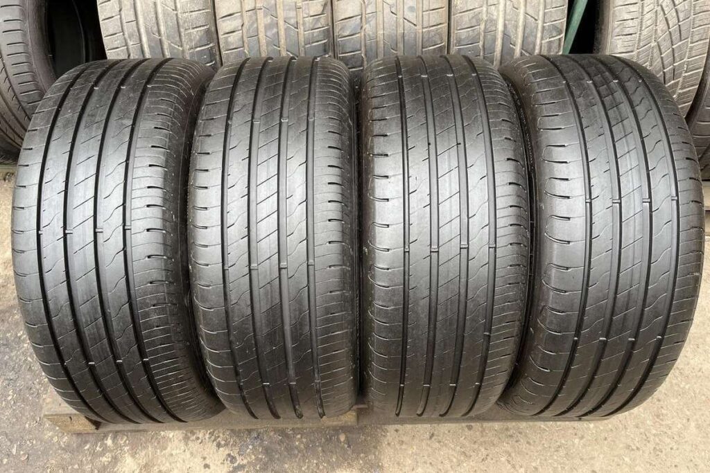 Goodyear EfficientGrip Performance 2