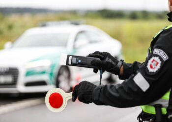 policijos pareigunas alkotesteris stop kontrole reidas