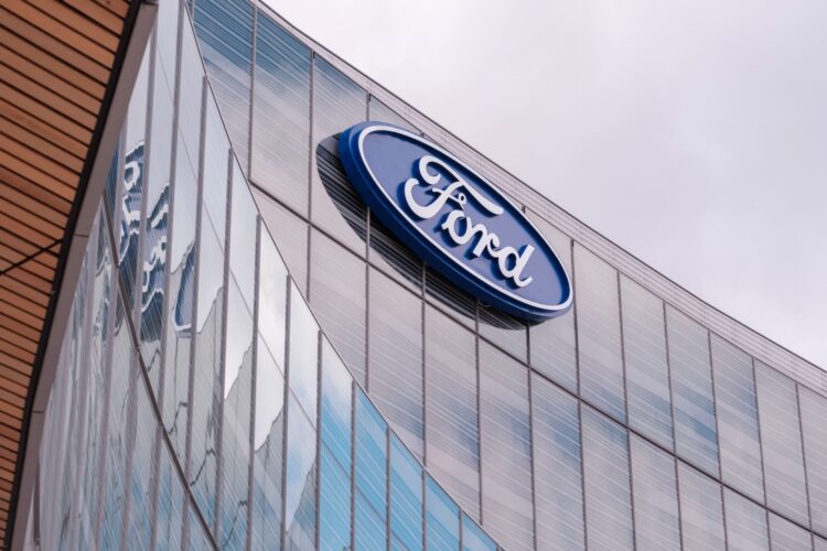 Ford logotipas pastatas