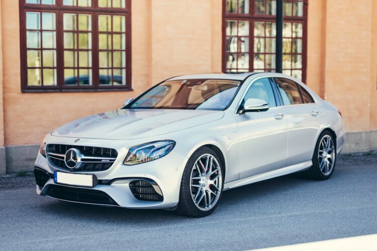 „Jei prižiūrėtas — važiuos šimtus tūkstančių": ką iš tikrųjų reiškia prižiūrėtas „Mercedes" naudotų automobilių rinkoje 1 Mercedes-Benz W213