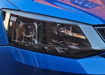 Skoda Fabia priekinis zibintas