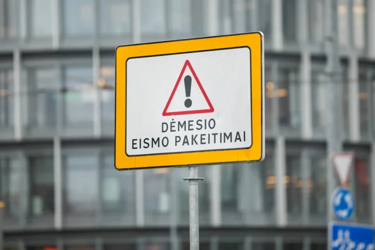 kelio zenklas demesio eismo pakeitimai