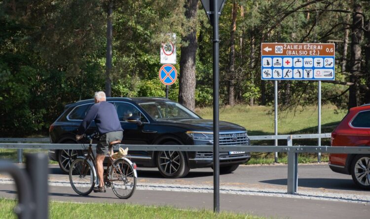 zalieji ezerai balsio ezeras parkingas