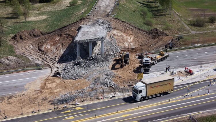 A2 magistralėje ties Ukmerge pradedama viaduko rekonstrukcija