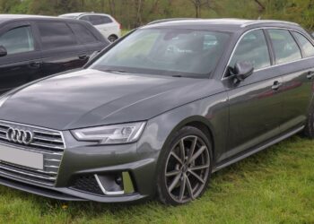 audi a4 b9 avant universalas