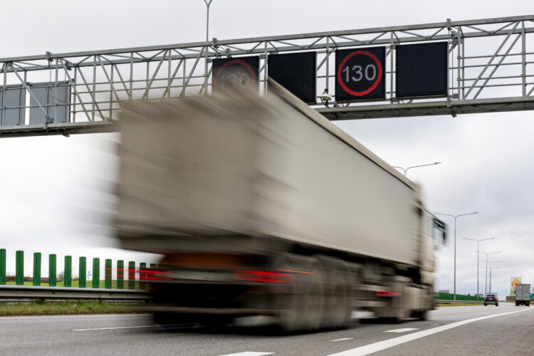 automagistrale via tolls 130 kilometru per valanda