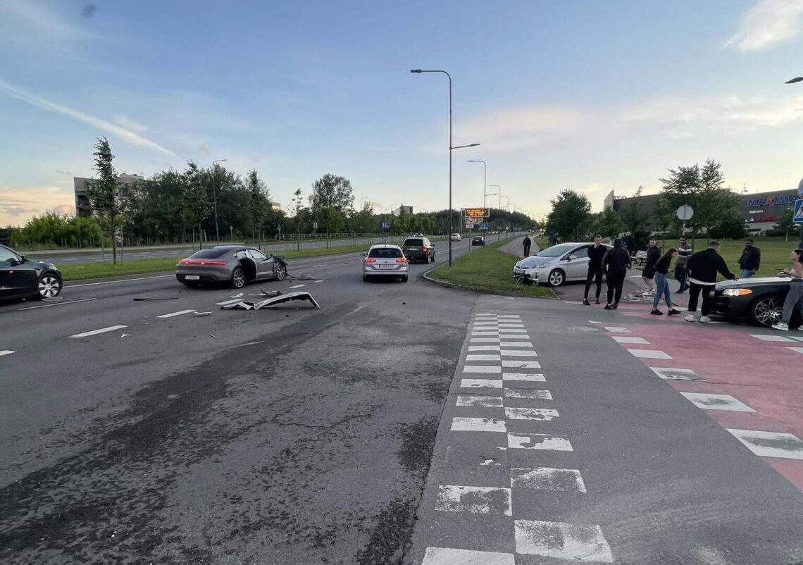 avarija vilniuje ozo gatve porsche prius