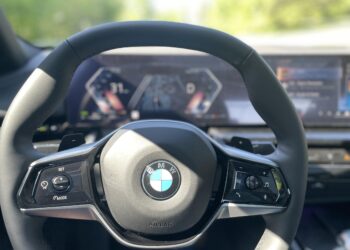 bmw automobilio vairas salonas interjeras