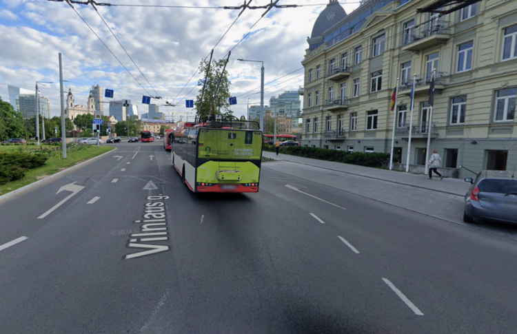 Goštauto žiede Vilniuje susidūrė Hyundai ir Toyota ieškoma raudono automobilio ir liudininkų