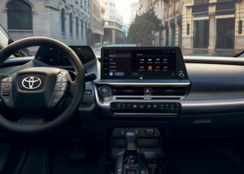 Toyota Prius 2027 interjeras salonas