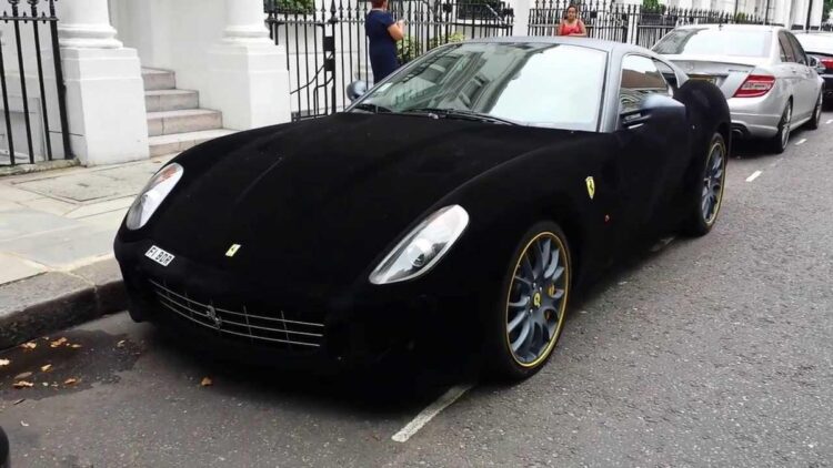 ferrari vantablack spalva