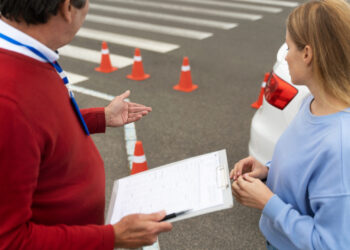vairavimo instruktorius egzaminatorius aikstele automobilis mokinys