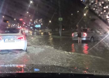 Atrodo kad vandens nedaug bet būtent ši klaida vairuotojams kainuoja brangiausiai