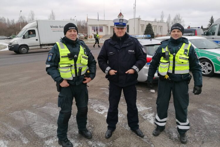 Lietuvos ir Lenkijos policijos pareigunai