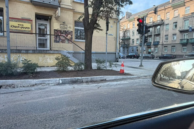 Nauji-bordiūrai-tada-trys-seni-ir-vėl-nauji-Vilniaus-gyventojas-pastebėjo-keistą-rekonstrukcijos-detalę