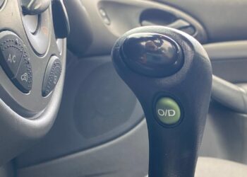 od mygtukas ant automatines pavaru dezes