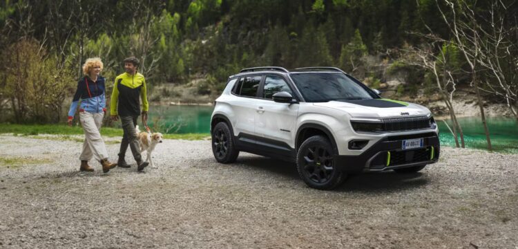 Svarstote mažą visureigį su visais varomais ratais – realus testas atskleidė, kiek jis iš tiesų sudegina 1 Jeep Avenger 4xe