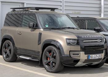 Land Rover Defender 90