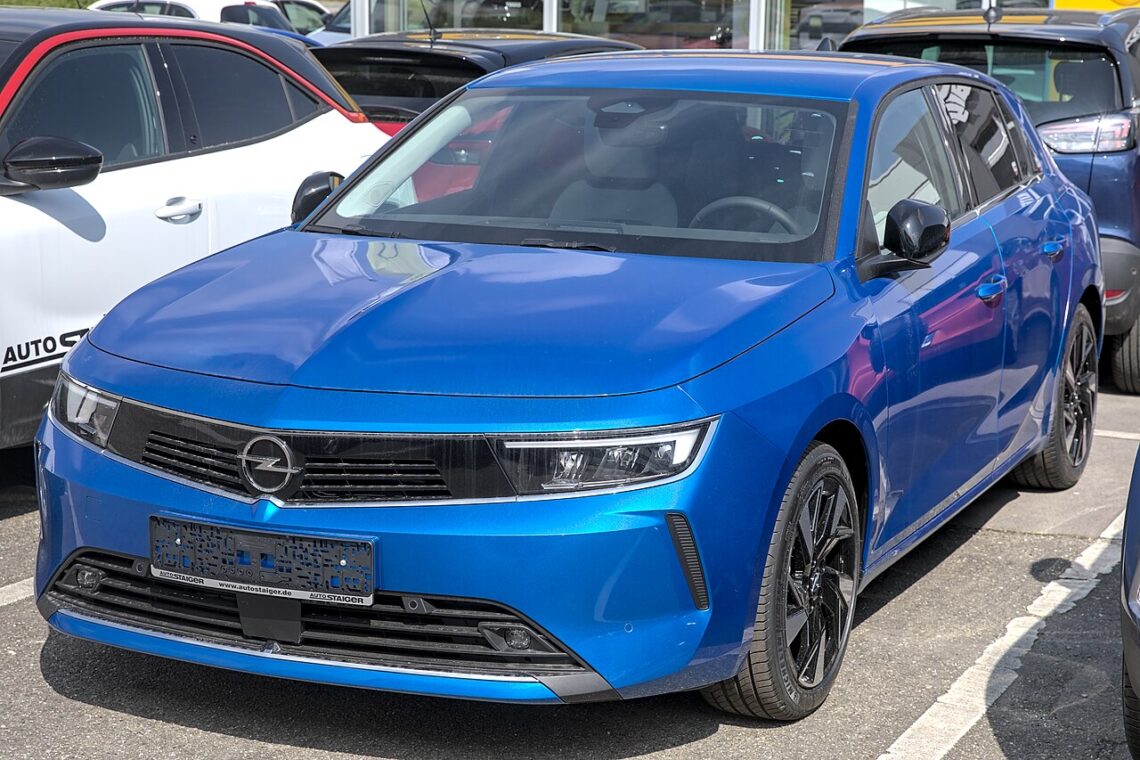 Opel Astra L