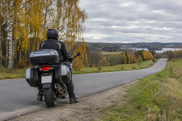 Didelis motociklas nuo 20 metų – ar galima be A2 stažo? Atsakymas priklauso nuo vieno skaičiaus 1 A kategorijos amžius