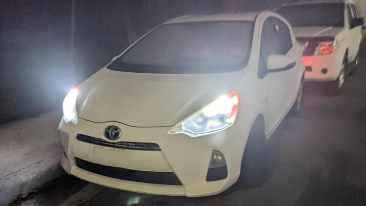 led lemputes zibintai toyota automobilyje