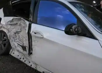 Sostineje neblaivus BMW vairuotojas isleke pries eisma ir sukele avarija 2